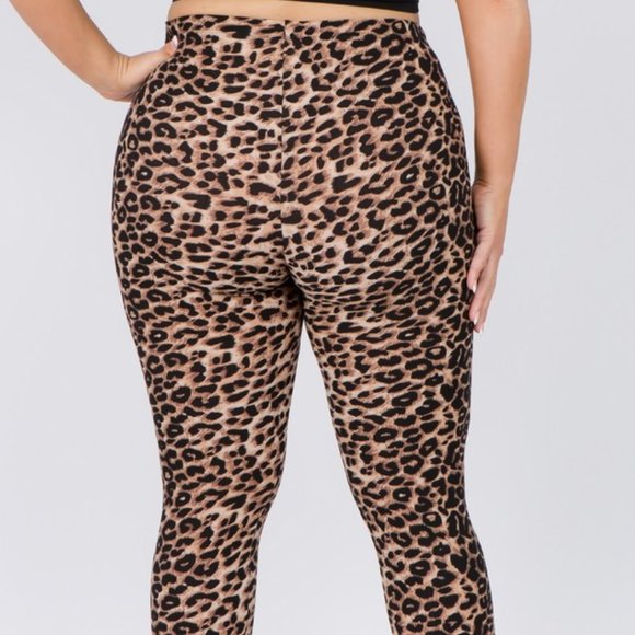 Plus Size Women's Animal Print, Cheetah Print Peach Skin Leggings - Picture 2 of 4